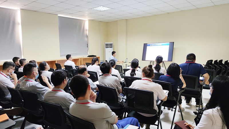 依斯倍開展員工上下班安全培訓