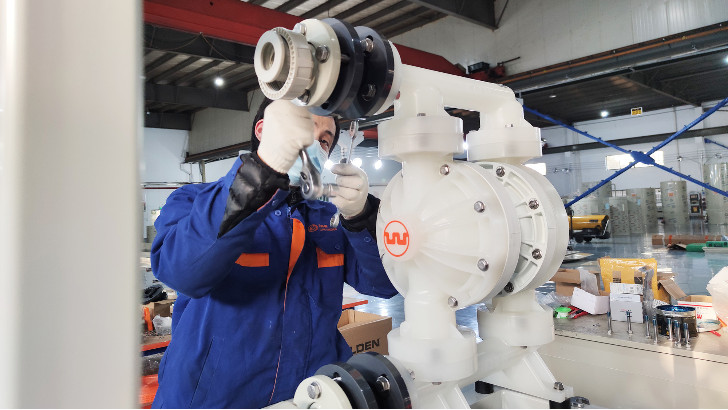 污水處理設(shè)備中磁力泵的特點(diǎn)