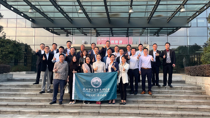 依斯倍參訪標(biāo)桿企業(yè)亨通集團(tuán)、博眾精工及綠控傳動(dòng)