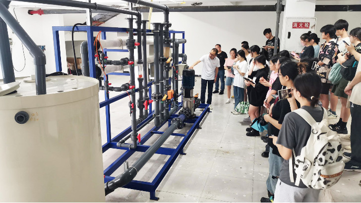 校企深化合作，重慶依斯倍走進(jìn)重慶工商大學(xué)“廢水處理”課堂