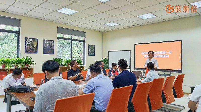蘇州市科技局領(lǐng)導及市發(fā)展促進會產(chǎn)業(yè)協(xié)會蒞臨依斯倍參觀指導