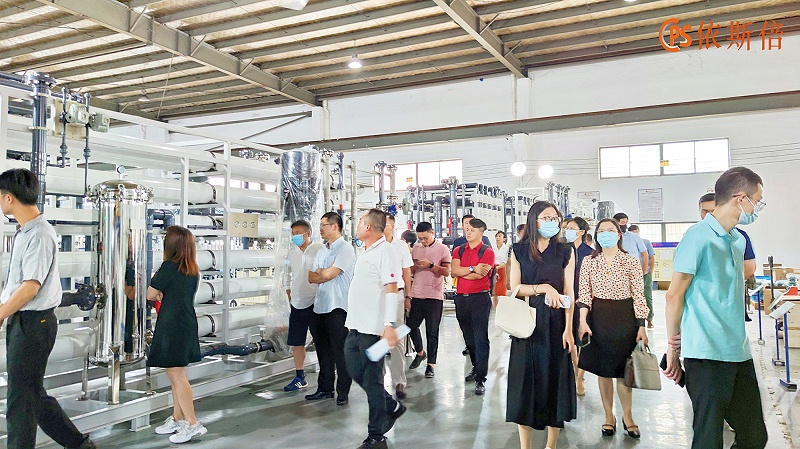 蘇州市科技局領(lǐng)導及市發(fā)展促進會產(chǎn)業(yè)協(xié)會蒞臨依斯倍參觀指導